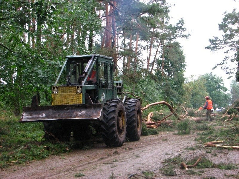 Skutki nawalnicy w Broku - ośrodek kolonijny Caritas