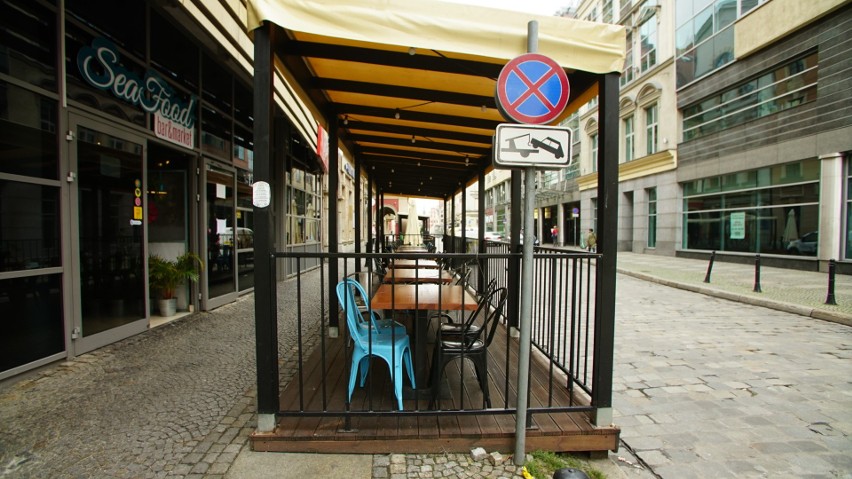 Wrocławski Rynek opustoszał. Restauracje zamknięte, ludzi brak