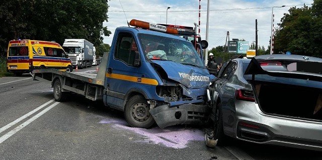 Groźnie wyglądająca kraksa w Łysomicach na szczęście okazała się niegroźna w skutkach dla prowadzących pojazdy. A zderzyły się trzy samochody