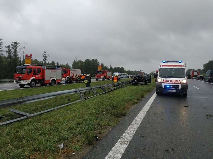 Karambol na A4. Droga zablokowana w obu kierunkach, zderzyło...