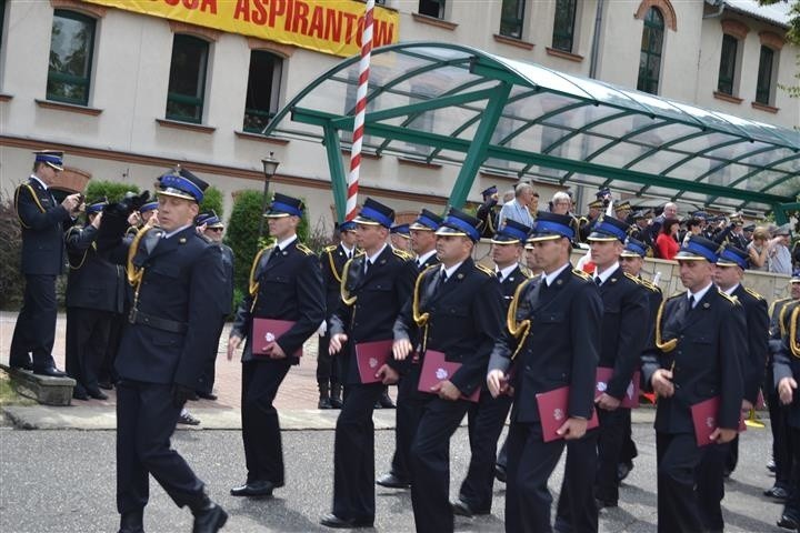 Stopień młodszego aspiranta uzyskało 112 absolwentów...