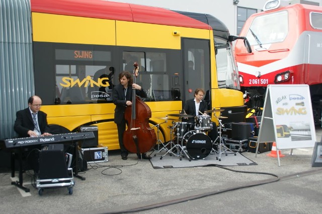 Kraków pojedzie w rytmie Twist Step, czyli tramwajami Pesy Muzycznie było już m.in. w 2010 roku na Targach Innotrans. Pesa zdobyła Berlin nowiutkim Elfem w rytmie Swinga 