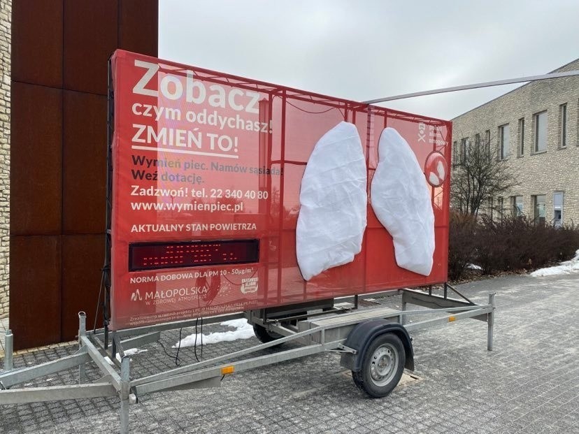 Sztuczne płuca - instalacja Polskiego Alarmu Smogowego jest...