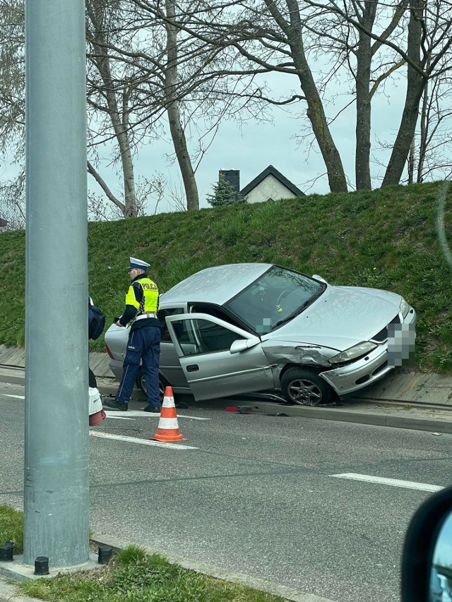 Niebezpieczne zdarzenie koło CH Jantar