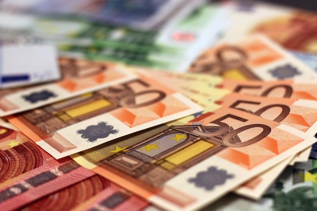 Austriaczka chce przekazać olbrzymi spadek. Czy decyzja ma związek z historią pieniędzy?