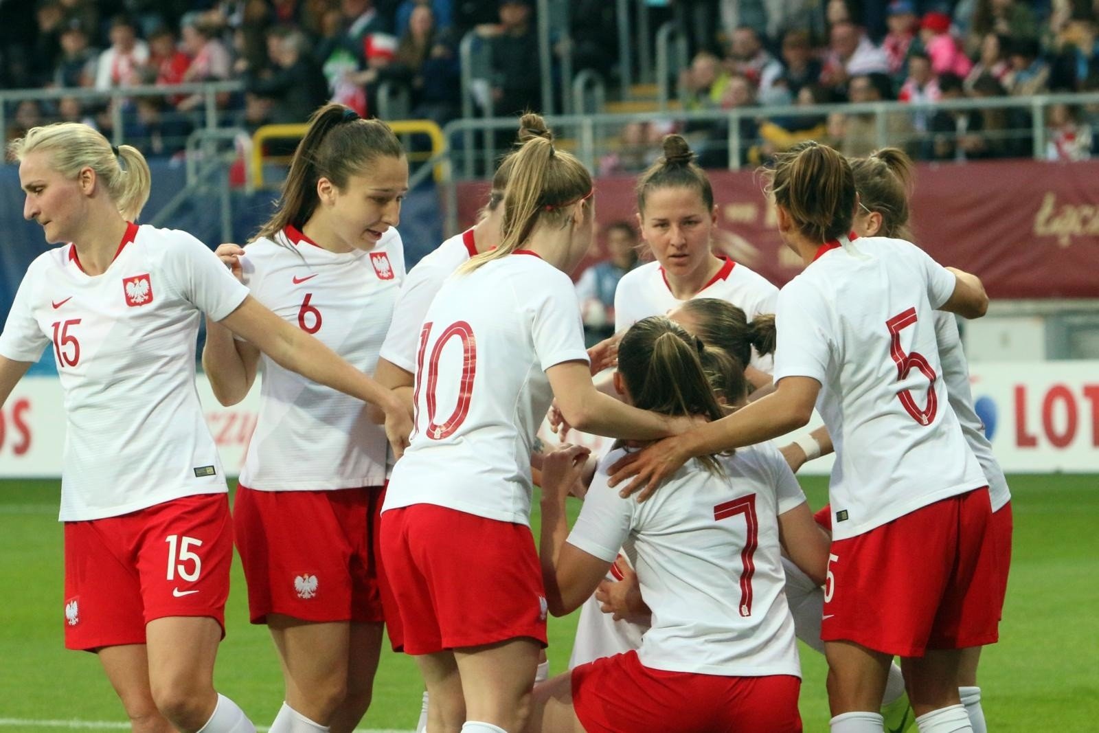 Wygrać i zachować szanse na awans. We wtorek mecz Polska - Czechy kobiet |  Gol24