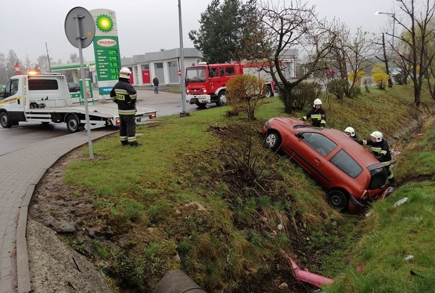 Pechowa droga wojewódzka nr 933 w Brzeszczach – trzecie zdarzenie w ciągu ostatnich dni [ZDJĘCIA]