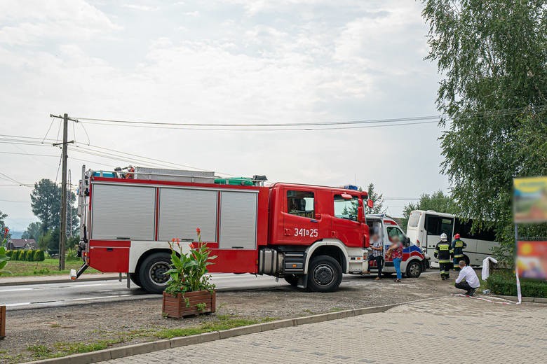 Wypadek w Świniarsku. Zmarła druga osoba, która ucierpiała w wypadku autobusu i ciężarówki