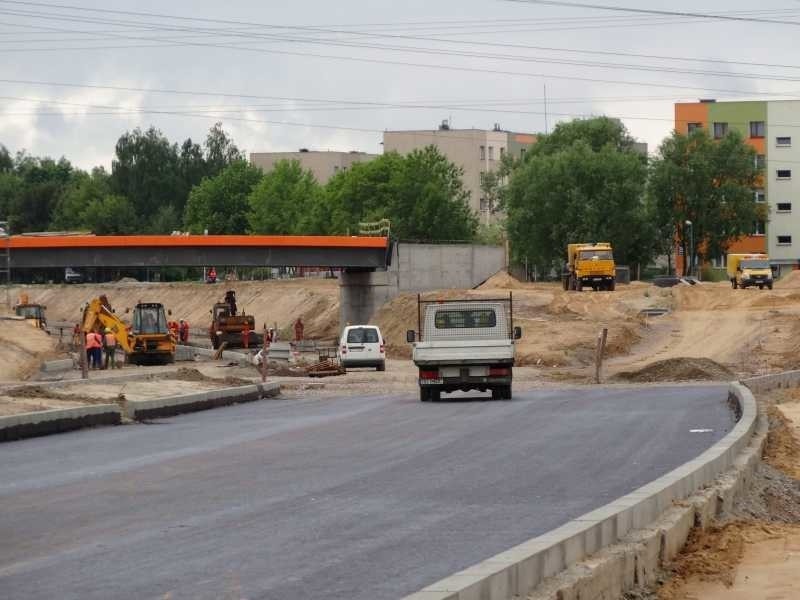 Na obwodnicy Radomia kładą już asfalt (zdjęcia)