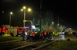 Zderzenie tramwaju z taksówką na Szwedzkiej. Kierowca zakleszczony w pojeździe