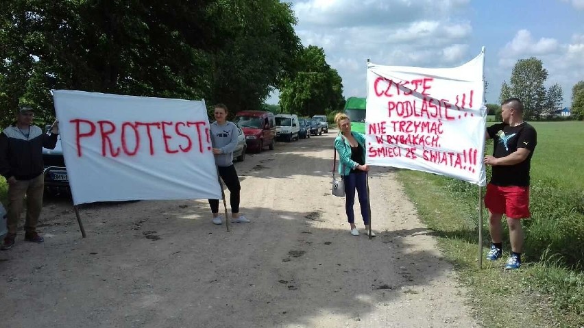 Wysypisko śmieci w Rybakach. Odpady leżą, a końca sprawy nie...