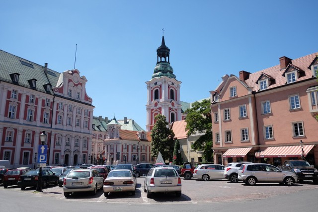 Z placu Kolegiackiego znikną samochody. Co w zamian?