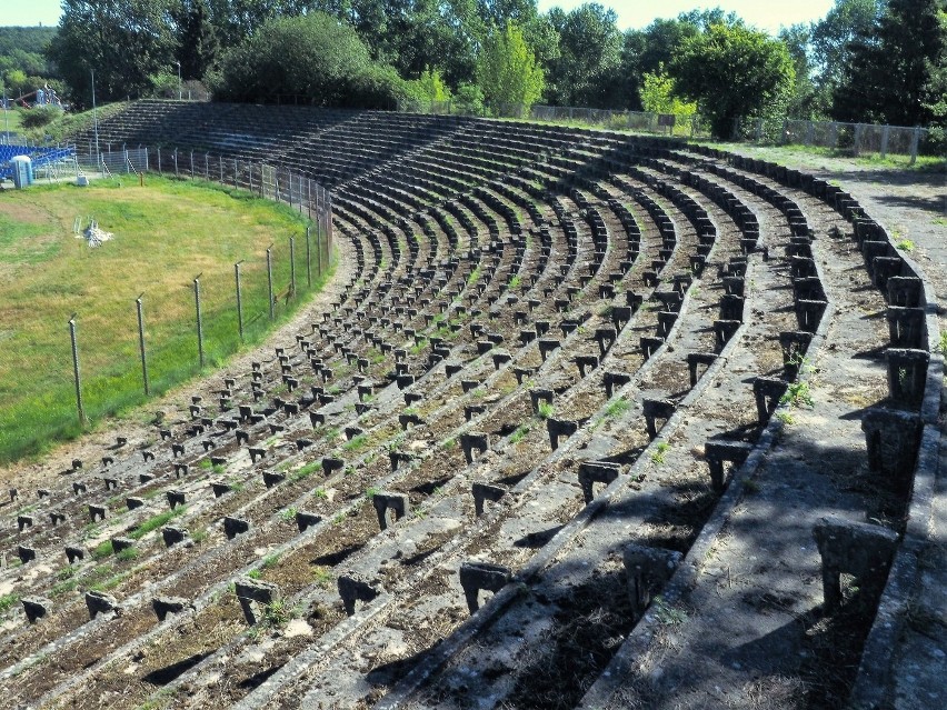 "Dlaczego w fotogalerii nie ma stadionu Gwardii? Stadion...