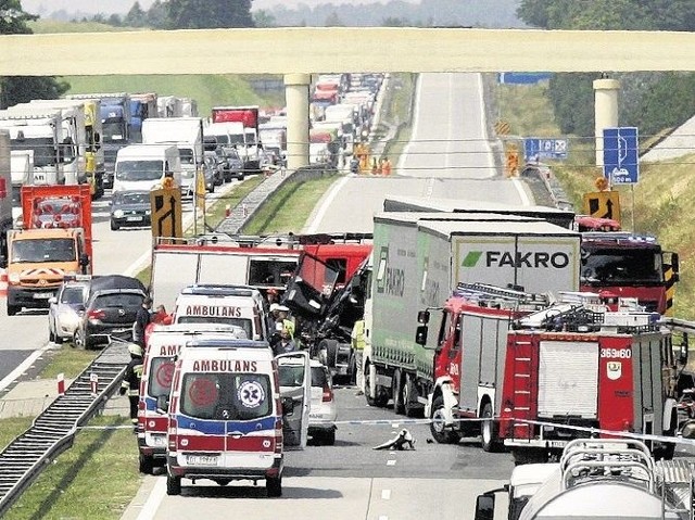 Wypadki na autostradach są zwykle tragiczne w skutkach, bo dochodzi do nich przy dużych prędkościach