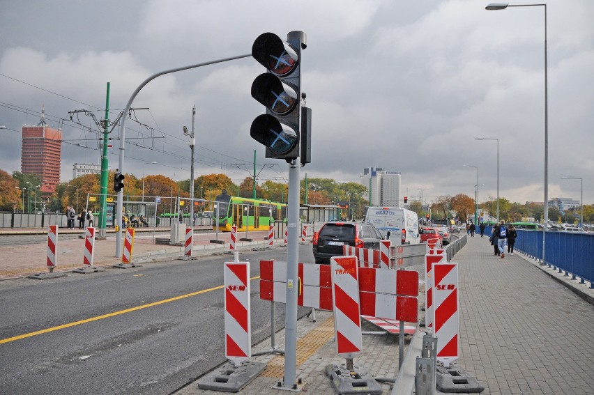 Kończy się budowa przejścia dla pieszych przy Dworcu Głównym...