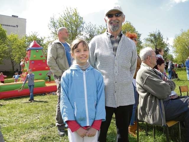 Największą radością Andrzeja Turzyńskiego jest rodzina. Wnuczka Julia towarzyszy mu na zawodach hippicznych