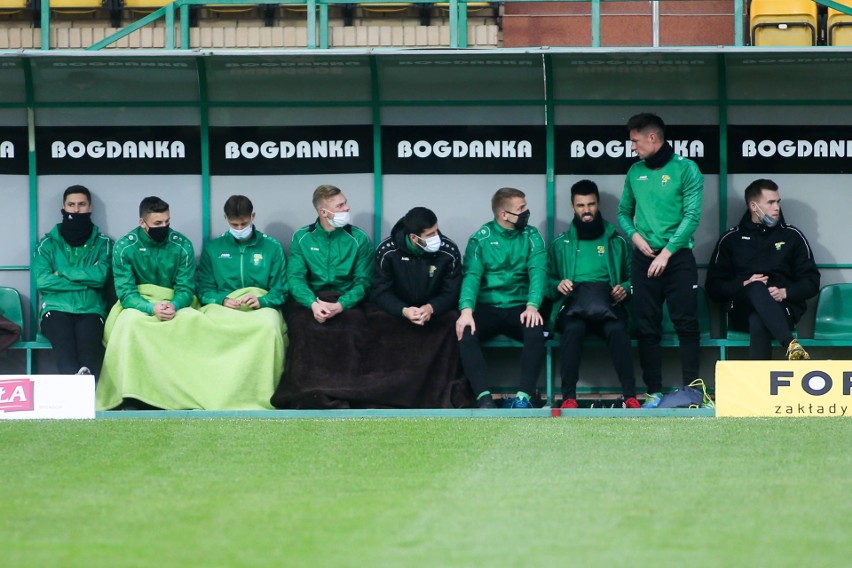 Górnik Łęczna zwyciężył po bramce strzelonej w ostatnich sekundach meczu. Zielono-czarni wygrali 1:0 z Miedzią Legnica  Zobacz zdjęcia