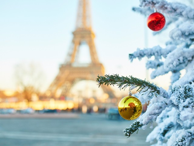 Święta w Paryżu, dlaczego nie? To miasto wybiera w tym okresie roku jako cel turystycznego wyjazdu wielu Polaków