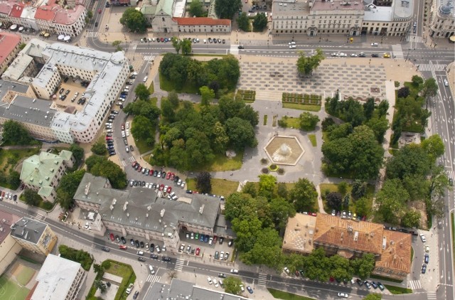 Głównym elementem przebudowanego placu ma być "multimedialna fontanna"