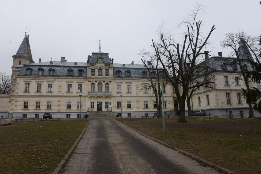 Zabytkowy pałac w Trzebiechowie