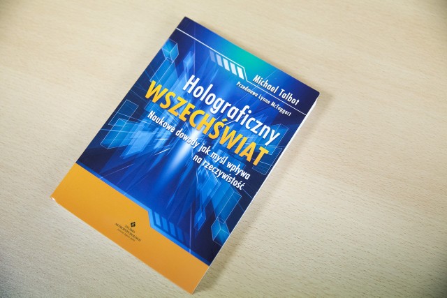 Dzięki tej książce zrozumiesz zjawiska, takie jak telepatia, przepowiadanie przyszłości, mistyczne odczuwanie jedności z wszechświatem, a nawet psychokineza