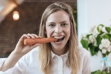 5 powodów, dla których warto codziennie jeść marchewkę. Co się dzieje z twoim organizmem, kiedy jesz to warzywo? Zyskują serce i oczy