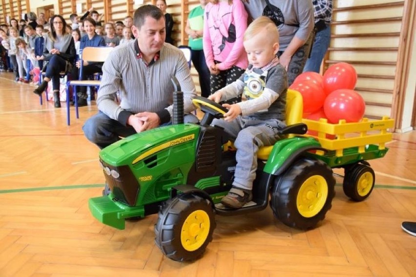 Spełnili marzenie trzyletniego Adasia. Wielki dar społeczności Tujska [zdjęcia]