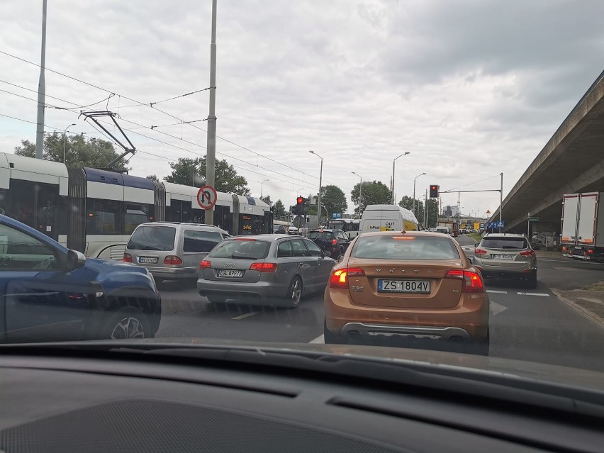 Nie kursują tramwaje w obie strony na ul. Gdańskiej w...