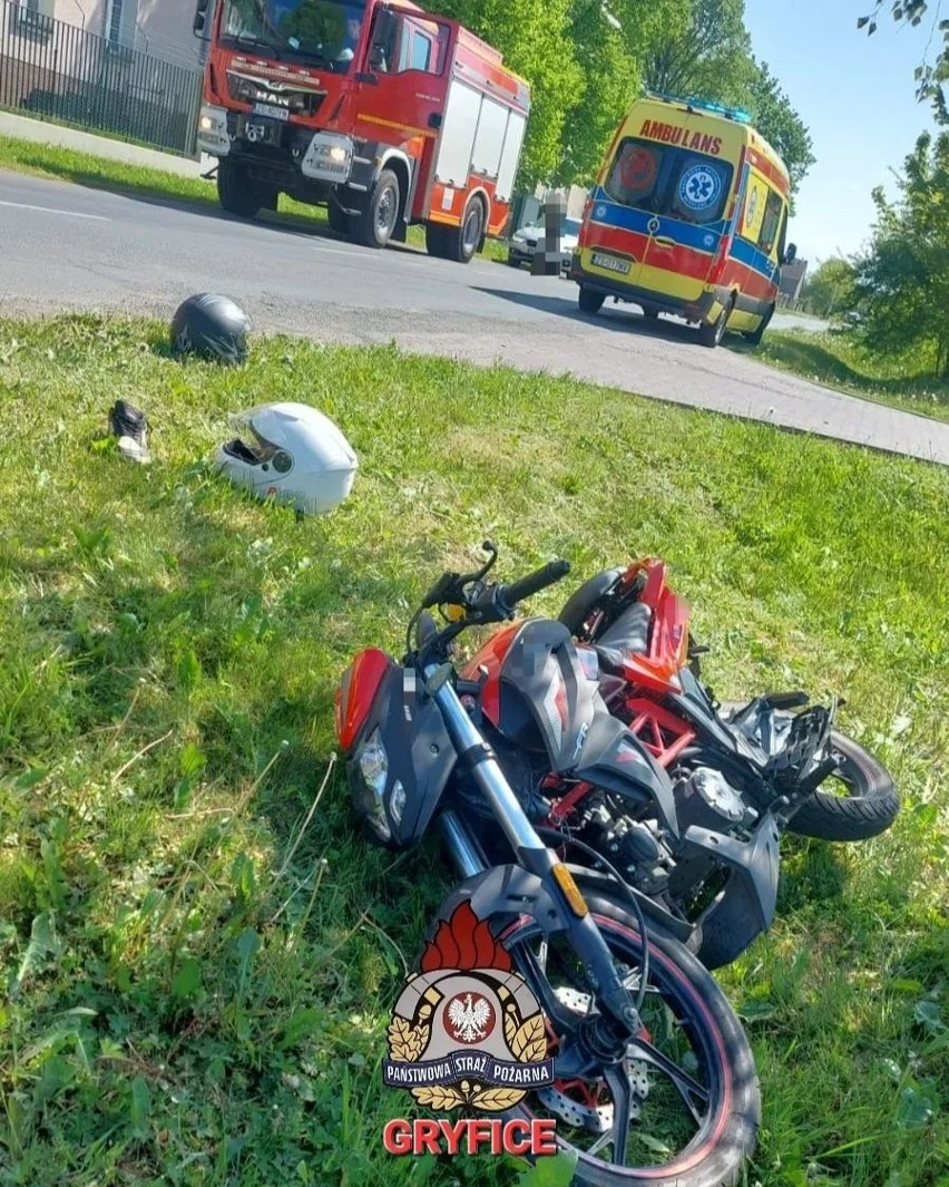 Zderzenie motoroweru z samochodem w Trzebiatowie. Poszkodowana została nastoletnia dziewczynka 