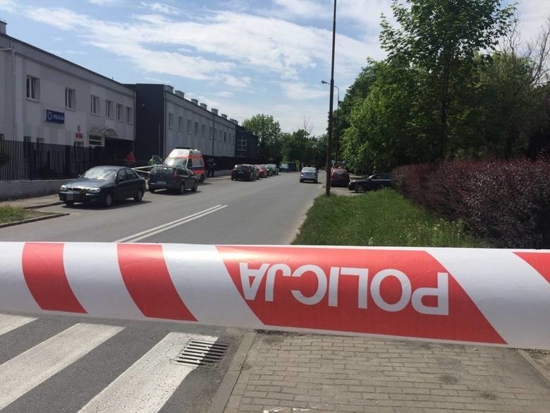 Strzały przy komisariacie w Opolu. Policjant śmiertelnie postrzelił 43-letniego mężczyznę [WIDEO]