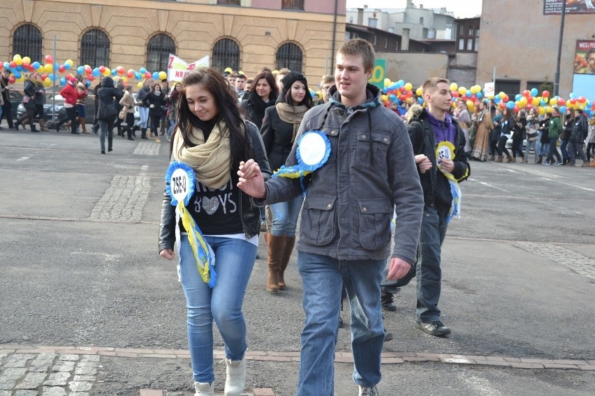 Studniówka 2014. Polonez Maturzystów w Zabrzu