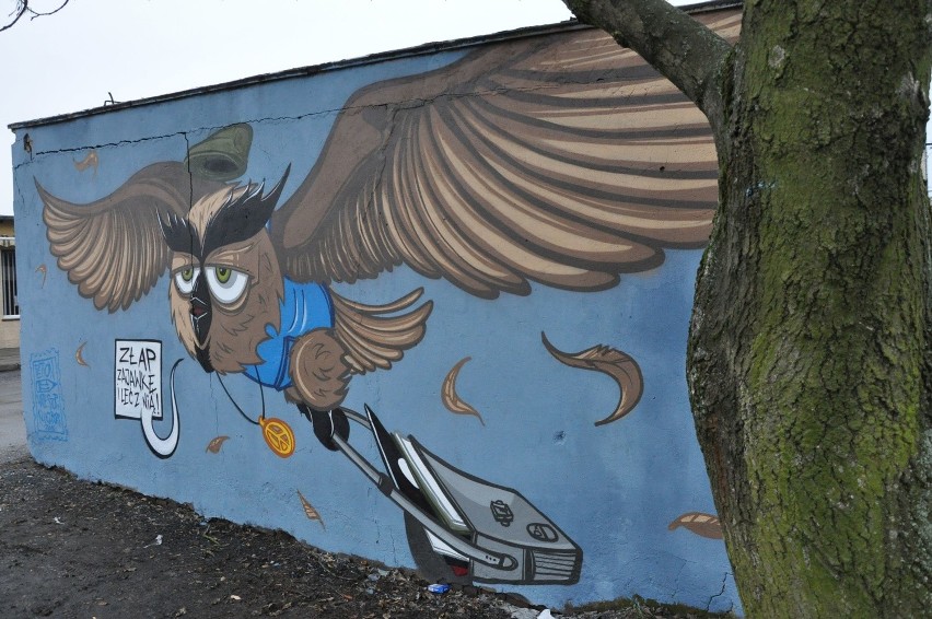 Nowy mural z lecącą sową powstał przy alei Wodnej, czyli...