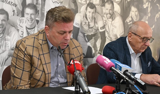 - Na dziś nie mamy tytularnego sponsora - mówi Bertus Servaas (z lewej).