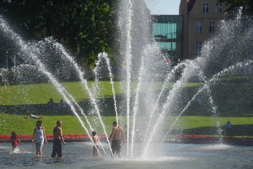 Lato w Poznaniu, kurtyna wodna i magiczne zdjęcia poznaniaków [GALERIA]