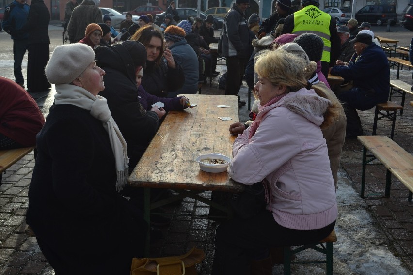 Częstochowa: Wigilia dla ubogich na Starym Rynku [ZDJĘCIA]