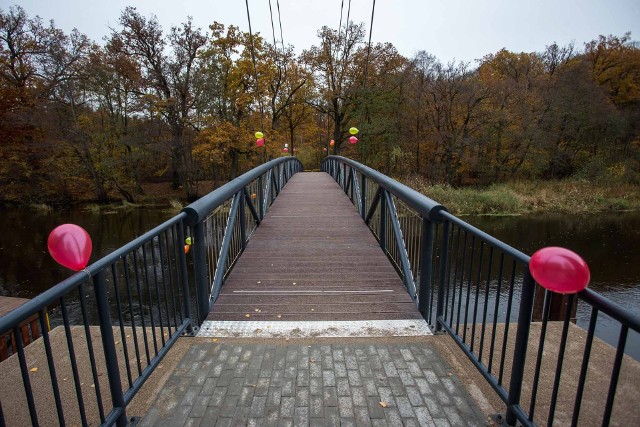 Kładka we Włynkówku wraz z przylegającym terenem tuż przed uroczystym otwarciem.