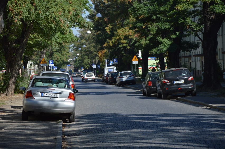 Kiedy pojawiły się znaki o sposobie parkowania przy ulicy Górniczej i czemu służą?