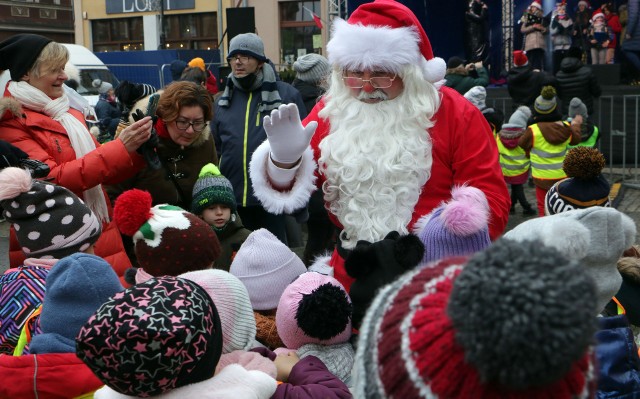 Zabawa z Mikołajem na Rynku w Grudziądzu