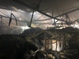 Pożar sklepu Media Expert w Nowym Sączu. Z wnętrza budynku zostały zgliszcza, jaka czeka go przyszłość? [ZDJĘCIA]
