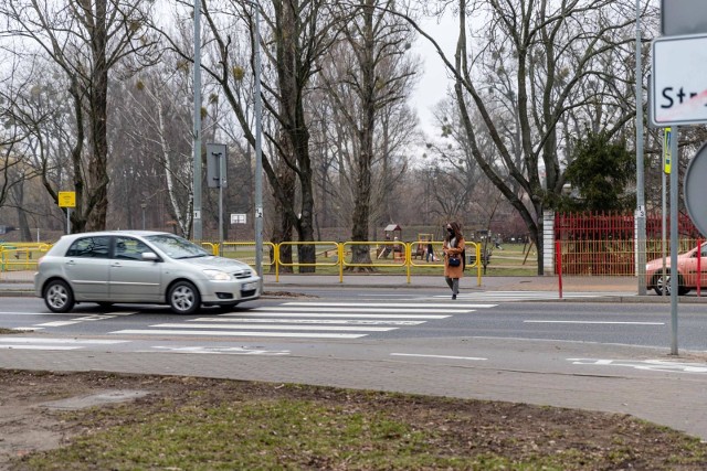 Mieszkańcy Antoniuka uważają, że przejście przez ul. Wierzbowej jest niebezpiecznie.