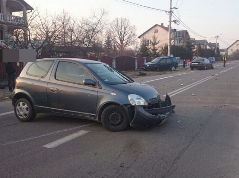 Łęg Przedmiejski. Zderzenie trzech aut 