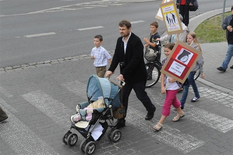 Około 2 tysięcy ludzi wzięło udział w pierwszym w Opolu...