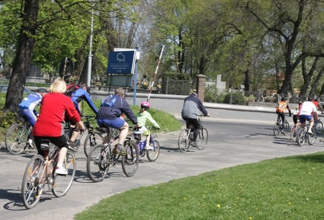 Coraz więcej mieszkańców Przeworska weekendy spędza na rowerowych wycieczkach