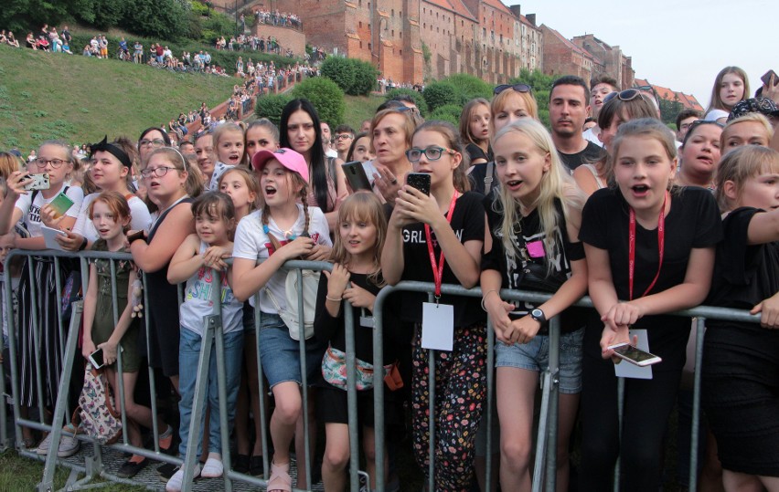 Grudziądzanie tłumnie przyszli w poniedziałkowy wieczór na...