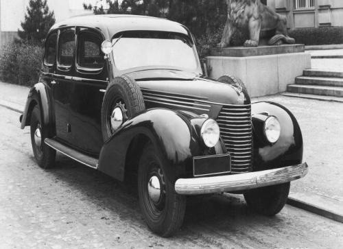 Fot. Skoda: W 1934 r. zaprezentowano nową luksusową limuzynę...