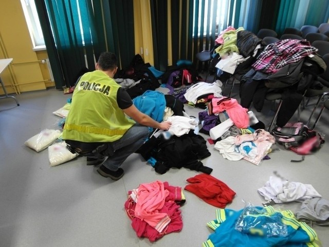 Policjancji zabezpieczyli ponad 360 sztuk podrobionej odzieży.