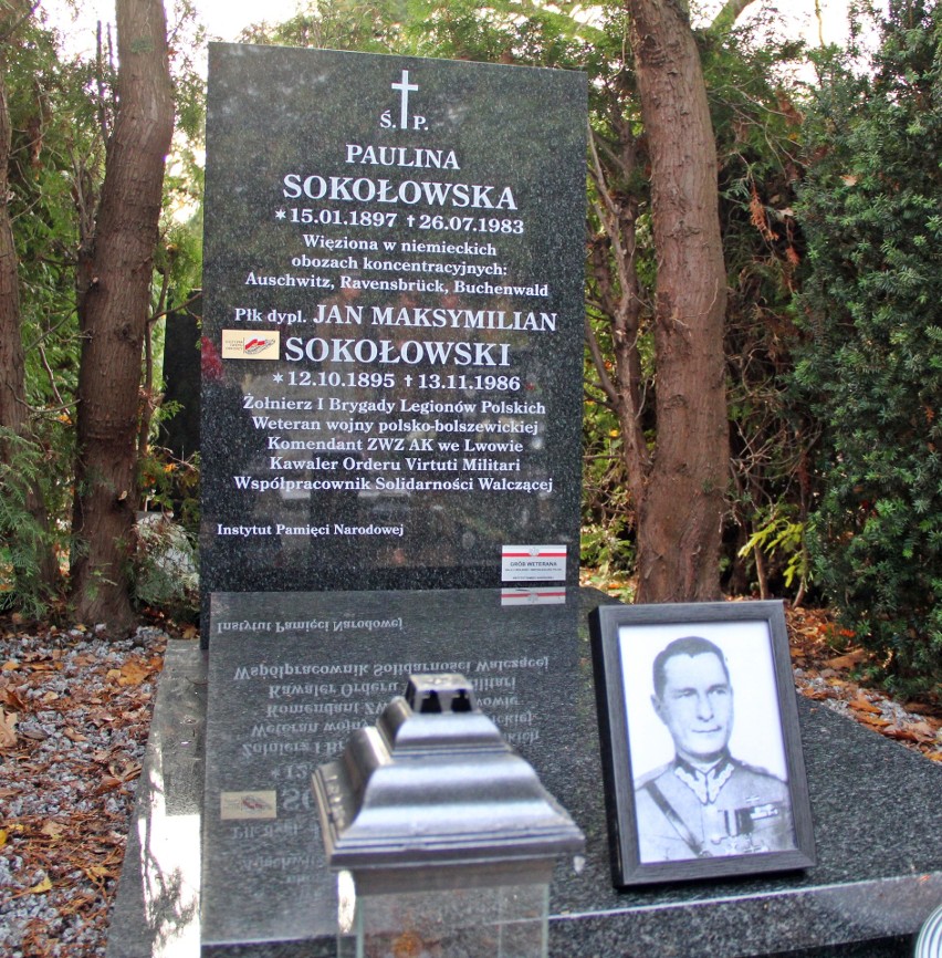 Grób płk. Sokołowskiego znajduje się na Cmentarzu...