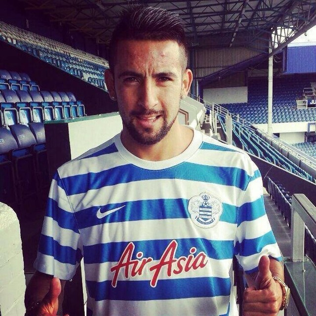 Mauricio Isla w koszulce QPR