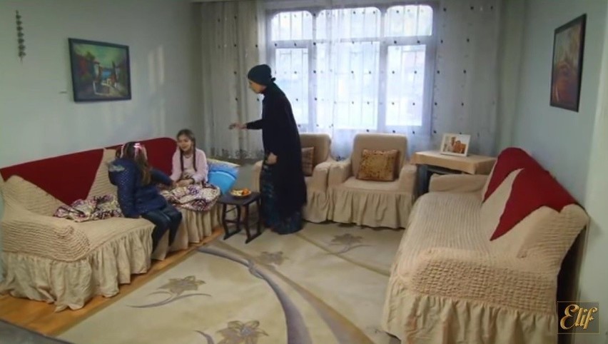"Elif" odcinek 560. Elif w złym stanie! Bahriye wyrzuci rodzinę Emiroğlu z domu?! [STRESZCZENIE ODCINKA]
