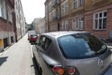 Dziki parking wzdłuż Baldachówki w Rzeszowie. Mieszkańcy mają dość